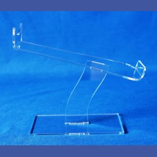 ZAPATOS       Repisa elevada inclinada  Baja<br>Medidas: 210 x 105 x 150 mm<br>